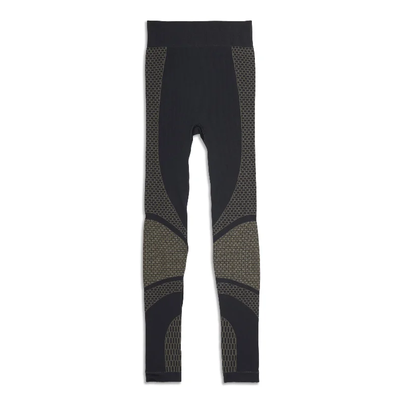 trail resilient shorts -trail resilient pants -About That Base Legging - Resale